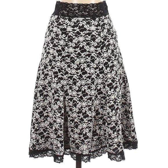 CAbi Skirt Black White Elastic Lace Floral Embroidered Size S Small Stretch - Picture 2 of 12